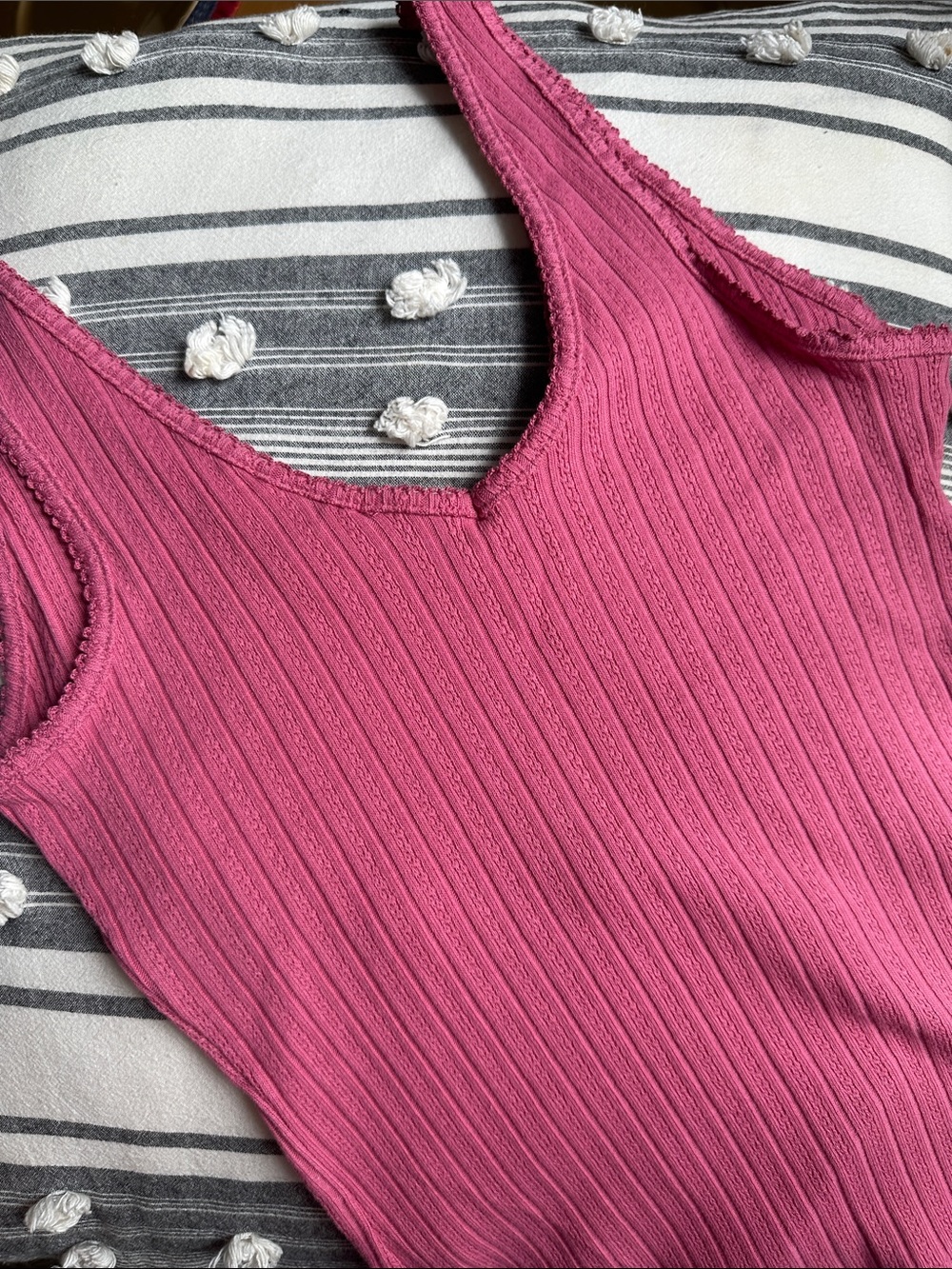 Universal Thread Rose Ribbed Tank in Fuchsia - Picture 6 of 6